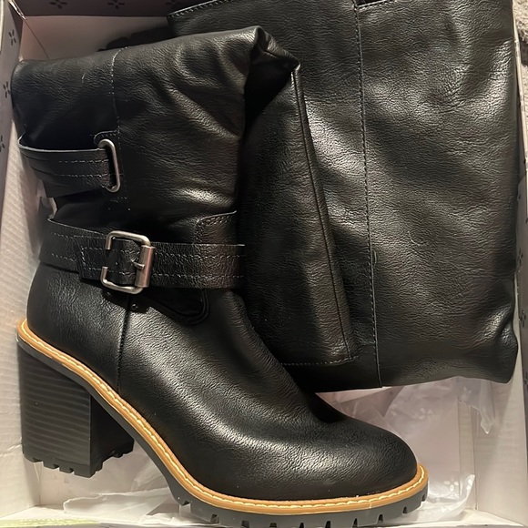 NWB KNEE HIGH BLACK Boot Size 8 BEAUTIFUL BOOTS - Picture 1 of 5